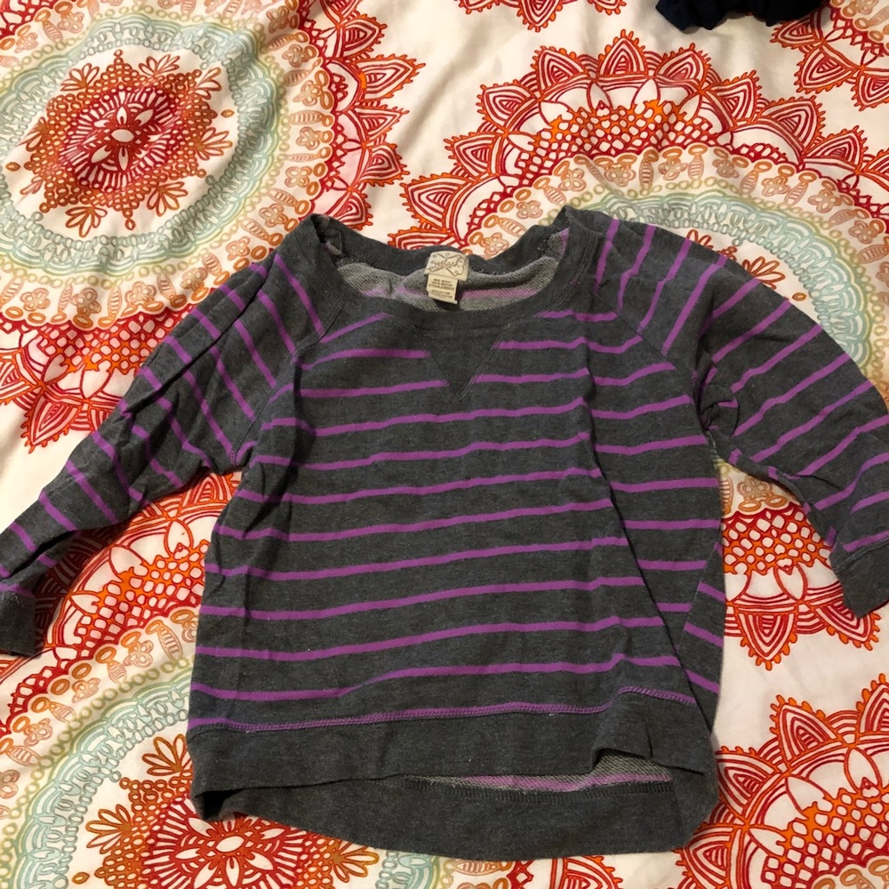 Grey 3/4 sleeve sweater